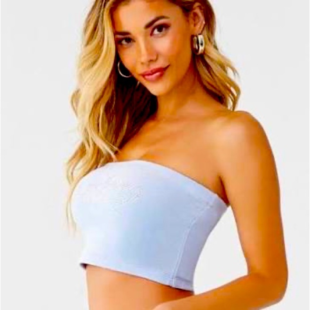 BY VICI BOUTIQUE BRAND NEW VISEA TUBE TOP IN WHITE!❤️🎁